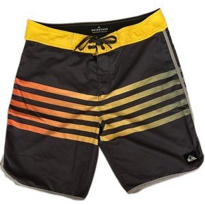 Quicksilver Men’s Board Shorts Size 32 Gray Inseam 9" No Liner